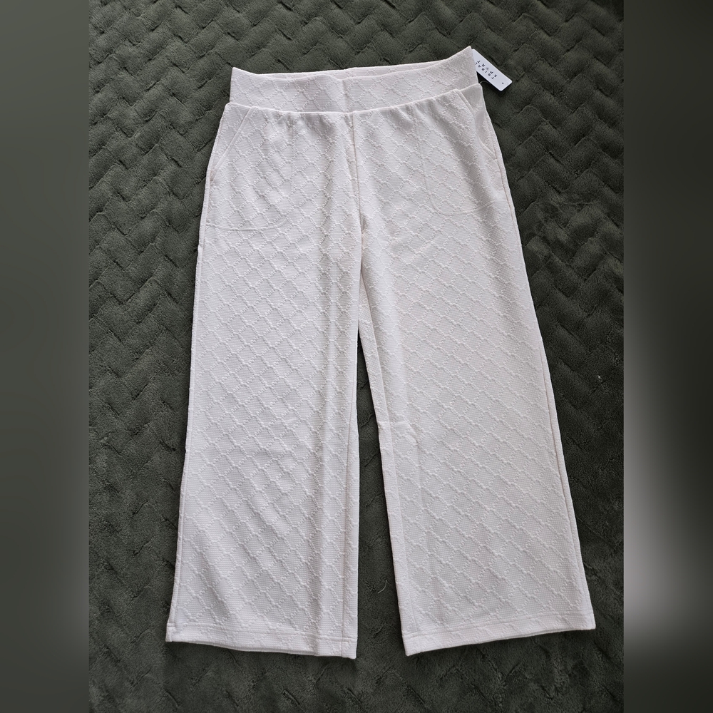 Tribal Sport Textured Cream Apparel Size L